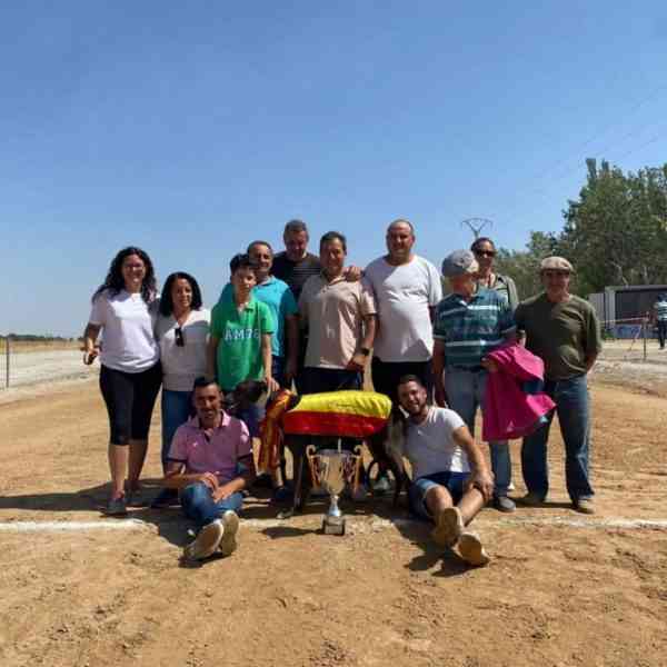 El galgo villarrubiero “Tímido”, de Nacho Palomino, campeón nacional en el 34º Campeonato de España en recta de nacionales