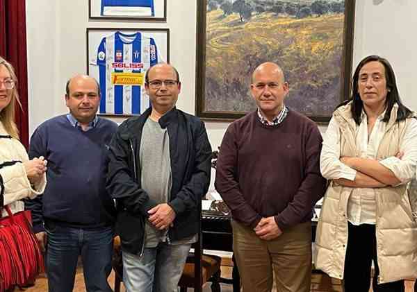 Reunión del equipo de gobierno municipal con la nueva Asociación de Hostelería y Turismo de Villarrubia de los Ojos