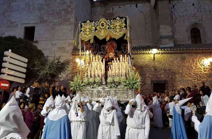 La Semana Santa de Villarrubia de los Ojos, Fiesta de Interés Turístico Regional, comienza sus días principales tras el pregón de Amparo Cañadilla este domingo de Ramos