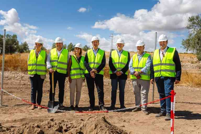 ID Energy Group y Feníe Energía ponen la primera piedra de un parque fotovoltaico en Villarrubia de los Ojos