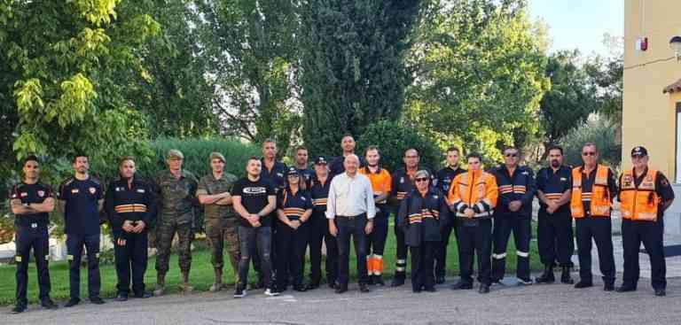 Personal voluntario de Protección Civil, Bomberos y miembros del Ministerio de Defensa reciben formación en reanimación cardiopulmonar