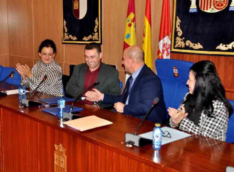 El Ayuntamiento de Villarrubia de los Ojos firma con El Progreso el convenio de colaboración “Por una sociedad sin violencia hacia las mujeres