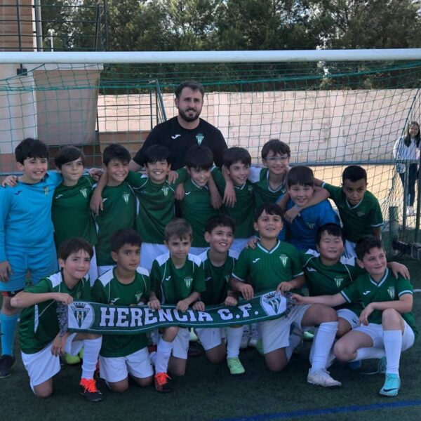 Los benjamines de Herencia se coronan en la Liga Globalcaja