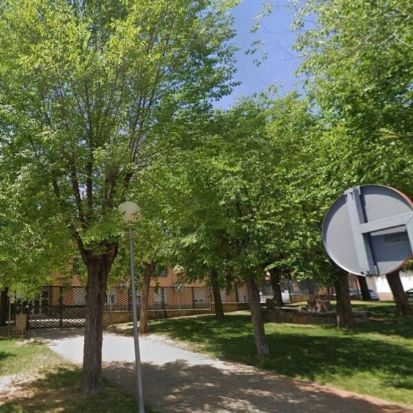 Ancianos Regresan al Hogar de Villarrubia Tras Fatal Incendio