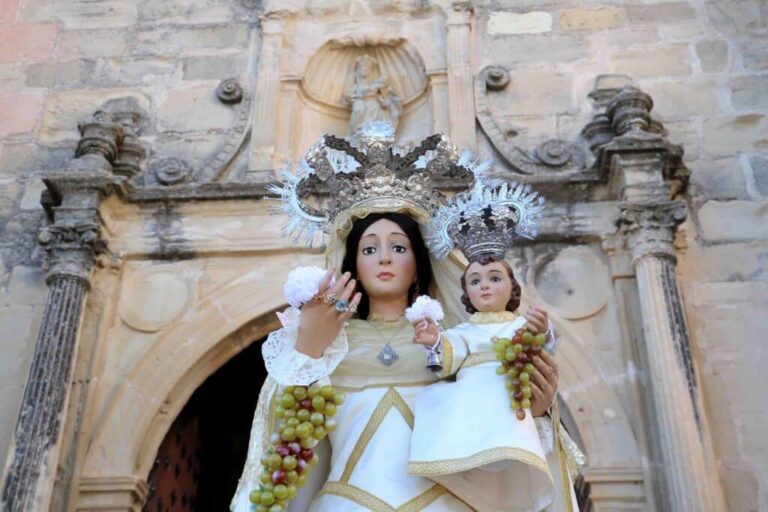 Emotiva Procesión Honra a la Virgen de los Remedios en Cogolludo