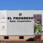 La cooperativa El Progreso terminó la vendimia y recogerá la aceituna en verde a comienzos de noviembre