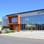 La cooperativa El Progreso se prepara para embotellar sus vinos blancos jóvenes y encara la recta final de vendimia
