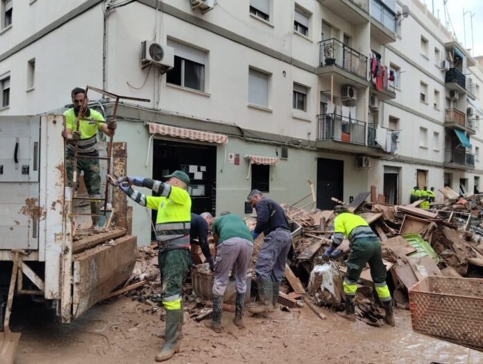 FCC Medio Ambiente continúa apoyando a la población afectada por la DANA