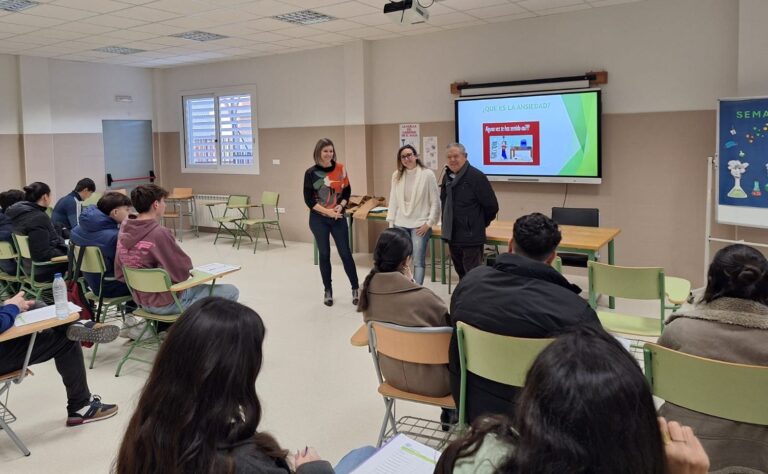 Un total de 120 alumnos y alumnas de Secundaria de Villarrubia de los Ojos participaron en la 1ª Jornada de Promoción de la Salud Mental para los adolescentes