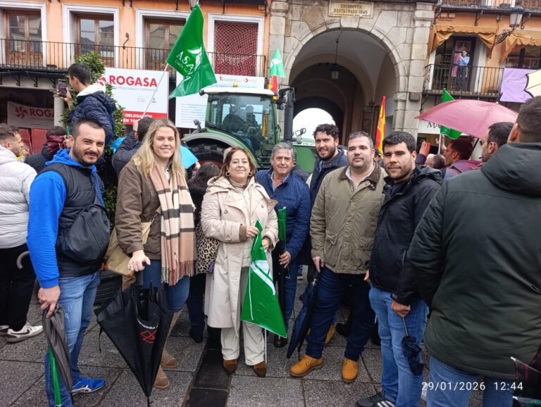 Agricultores de Villarrubia de los Ojos se suman a la manifestación agraria y ganadera de Toledo