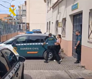 La Guardia Civil desarticula en Villarrubia de los Ojos una red criminal dedicada a estafas bancarias y usurpación de identidad