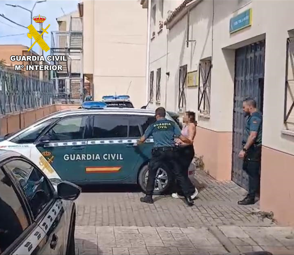 La Guardia Civil desarticula en Villarrubia de los Ojos una red criminal dedicada a estafas bancarias y usurpación de identidad
